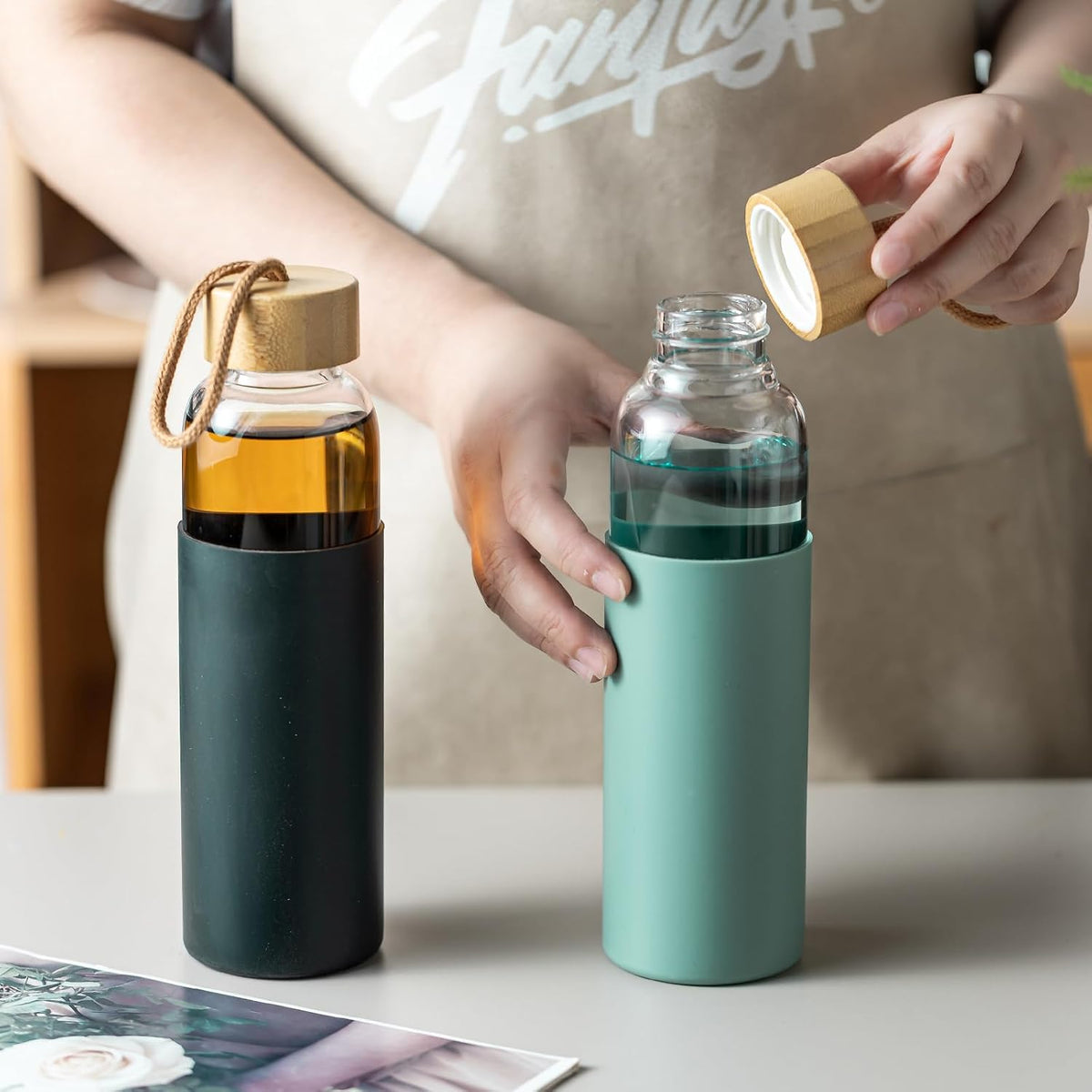 21oz Glass Water Bottle with Silicone Sleeve & Bamboo Lid, BPA Free Reusable Water Bottle Glass for Gym Office Travel, Gift for Fitness Enthusiasts (Green)